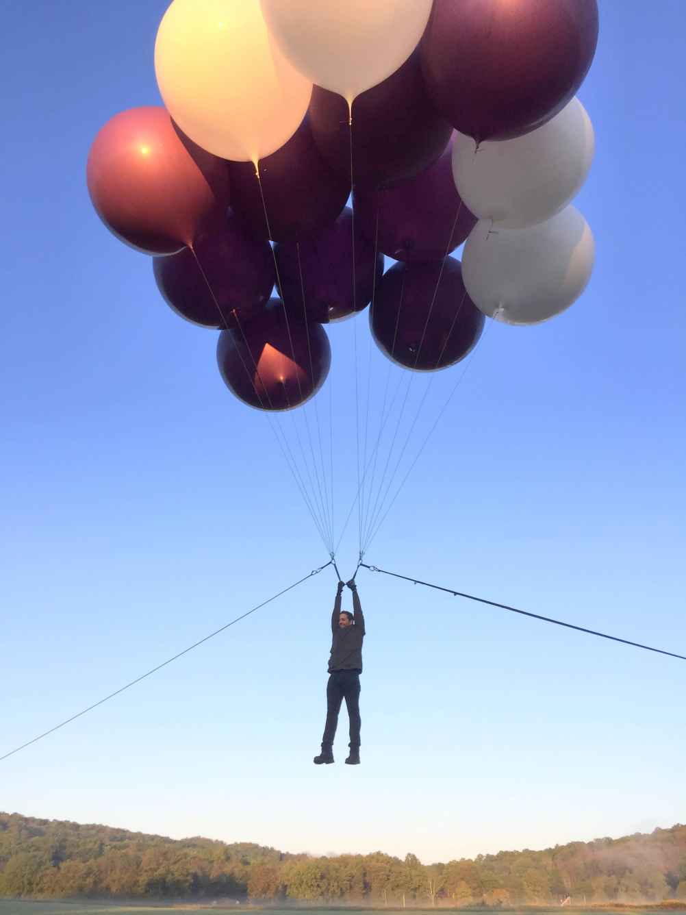 David Blaine - Suspended by Balloons